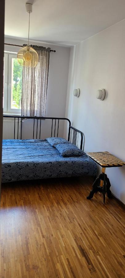 Apartamento Spacious Two-bedroom Condo,big Balcony,freeparking