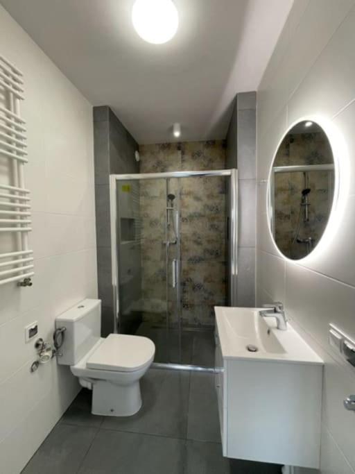 Apartamento Sloneczny Kamienica Grochow With Free Parking Varsóvia