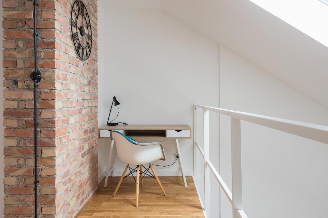 Rondo Wiatraczna Loft Apartment