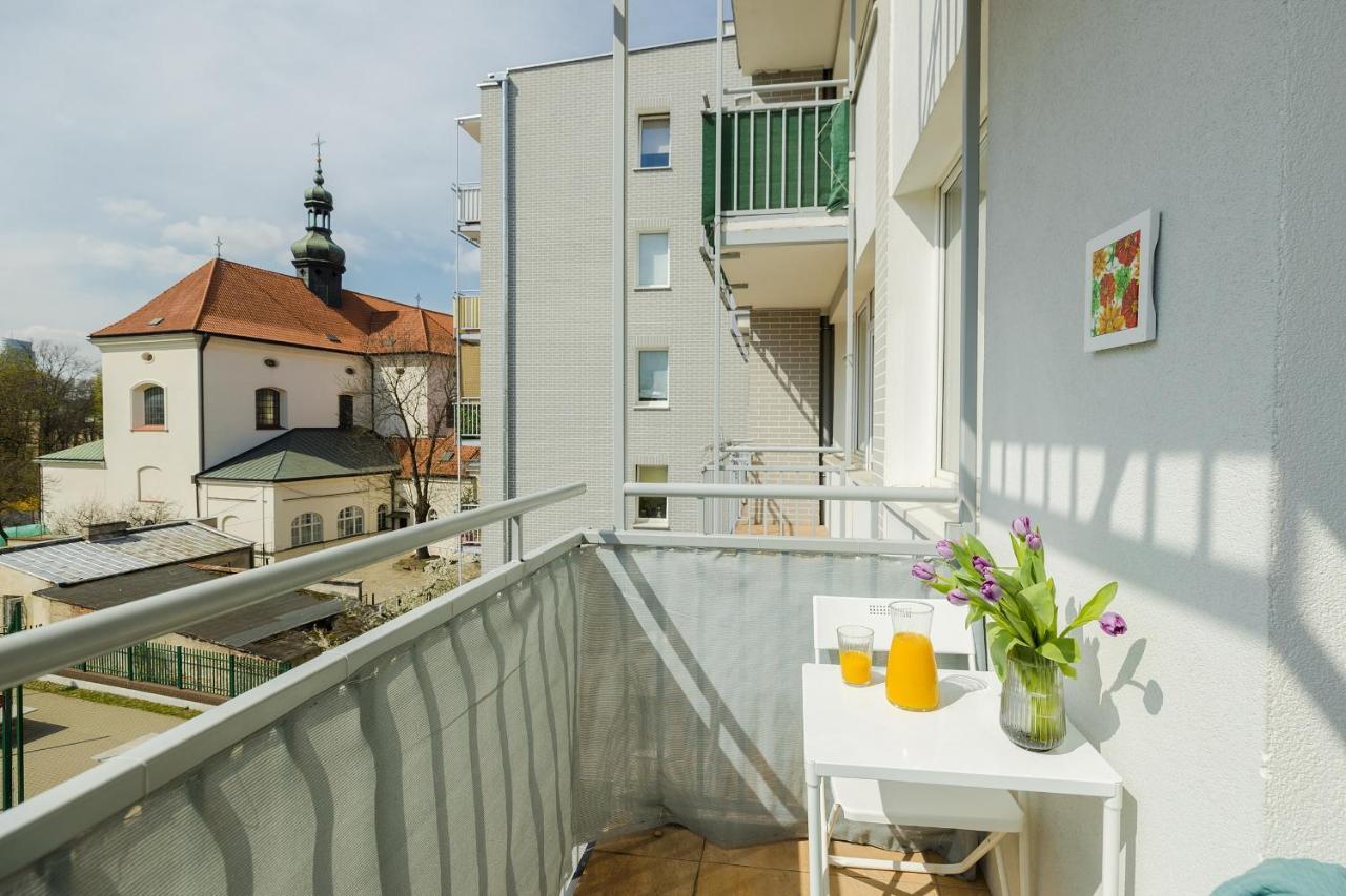 Shortstaypoland Niecala Warszawa