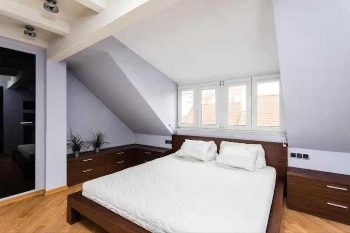 3 Floor Luxury 150 M2 - Old Town - Downtown View - Piwna Apartment