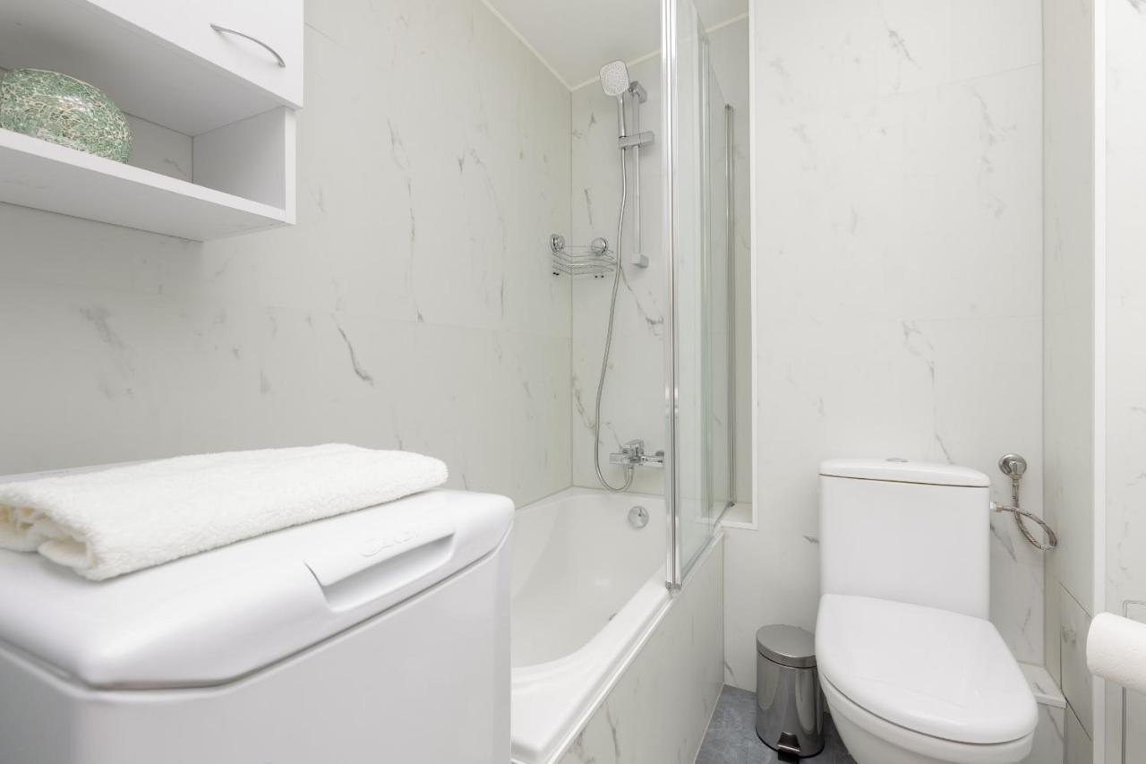 Cozy In The City Center Mazowiecka By Renters Apartment