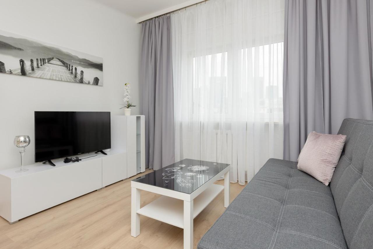 Cozy In The City Center Mazowiecka By Renters Apartment *