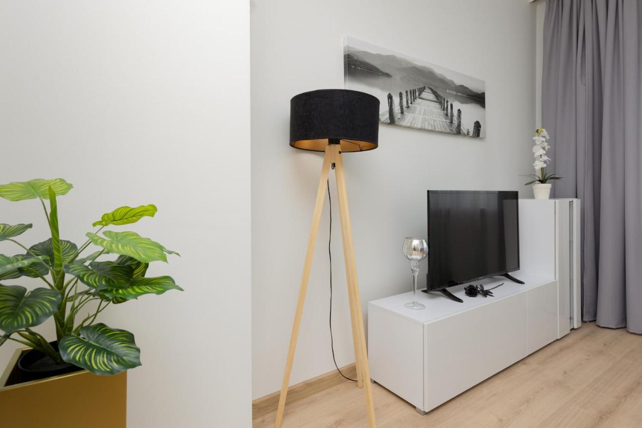 Cozy In The City Center Mazowiecka By Renters Apartment