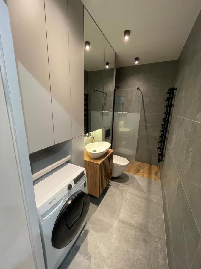 4 Bed 2