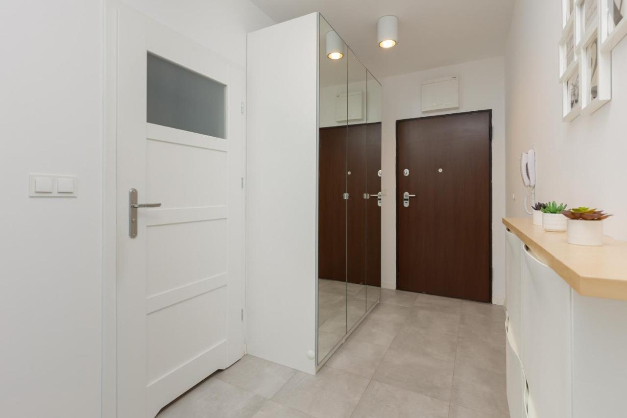 Apartamento Wola With Balcony Sokolowska By Renters *