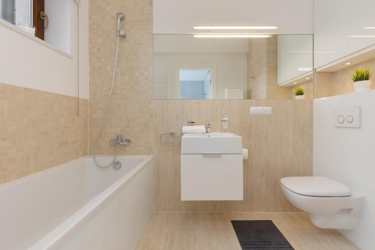 Three-bedroom Family House With Garden Nowa Wies By Renters Dom wakacyjny *
