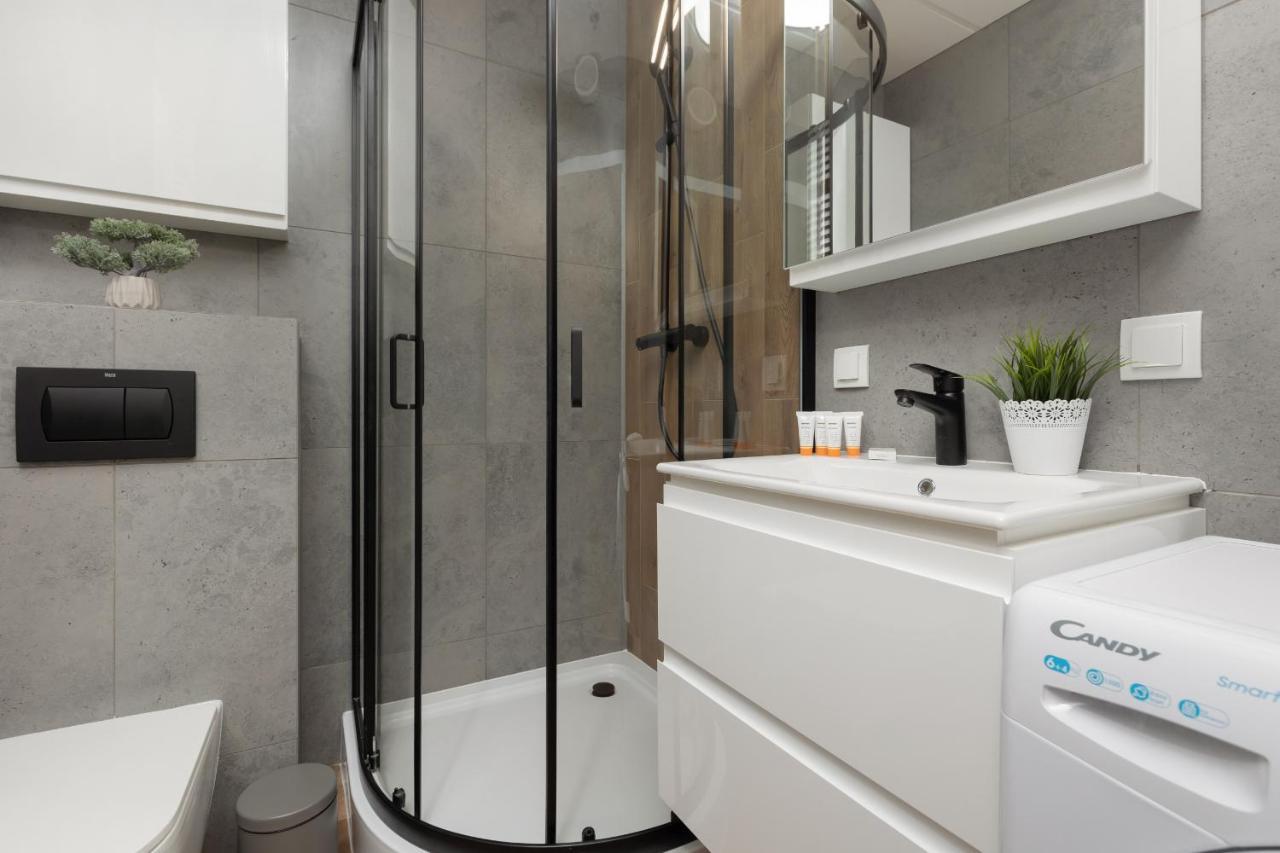 Business Kasprzaka With Parking By Renters Aparthotel