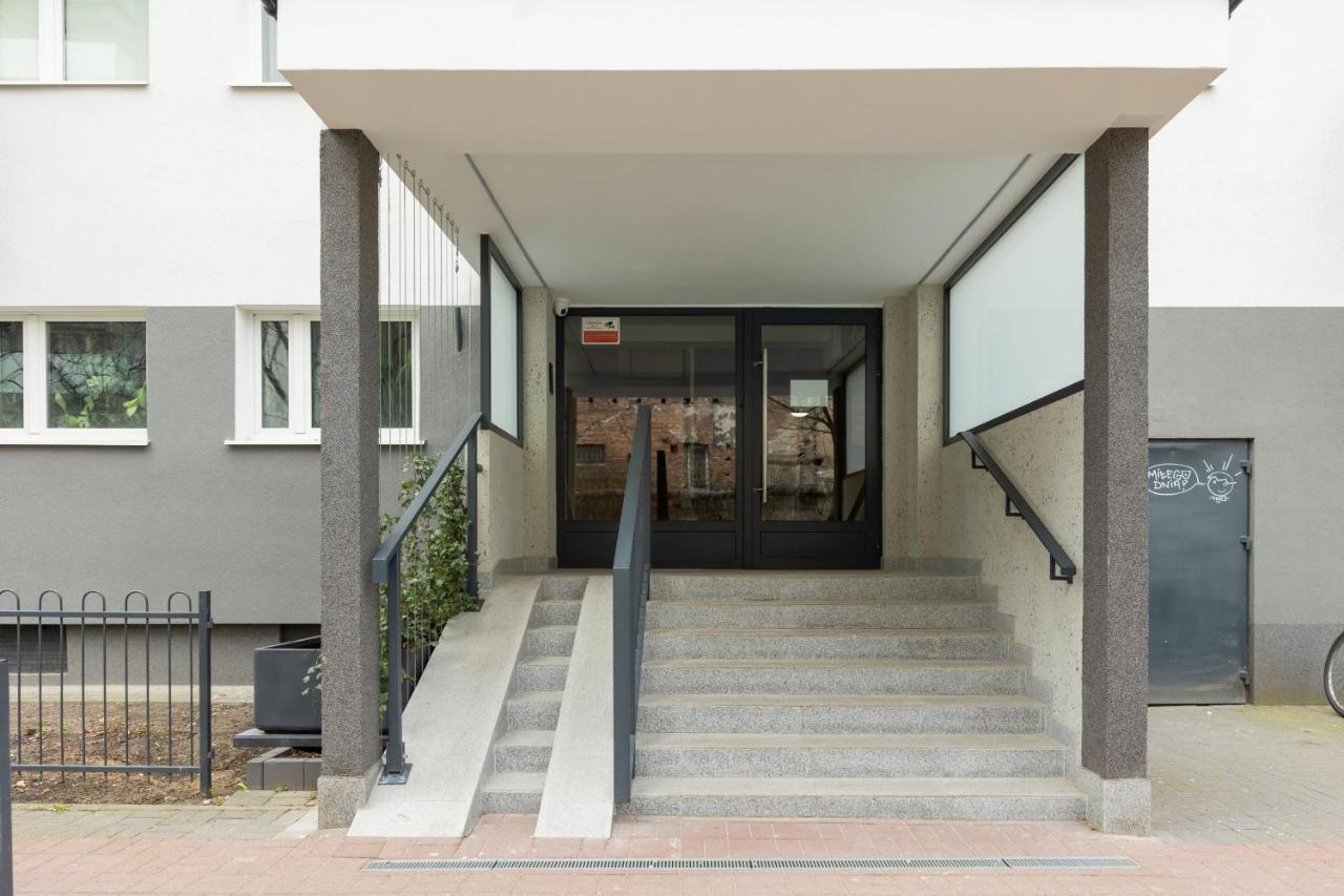 Stylish Heart Of By Renters * Warsaw