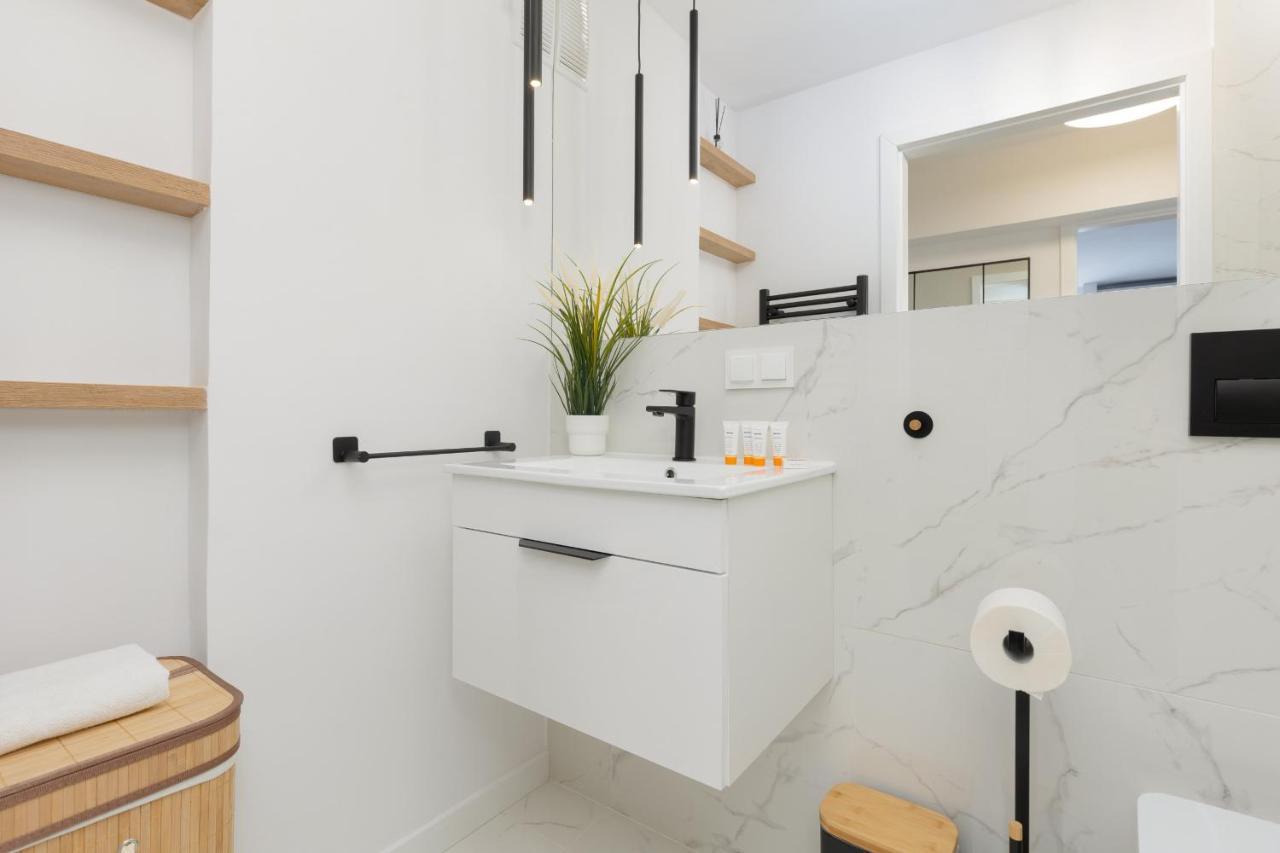 Stylish Heart Of By Renters
