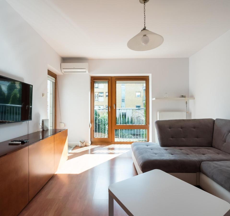 Pole Mokotowskie Spacious Apartment Warsaw