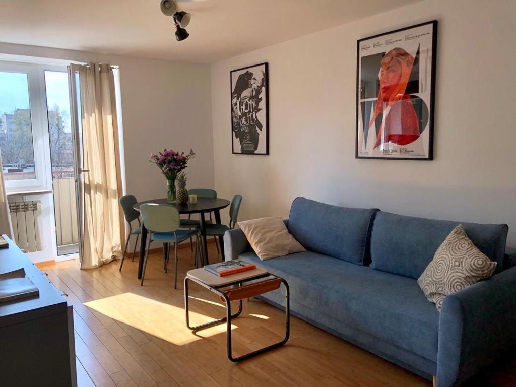 Oomph Downtown Apartment