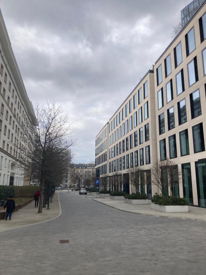 Cozy Downtown Srodmiescie Apartment: Entertainment Hub With Wi-fi Apartment
