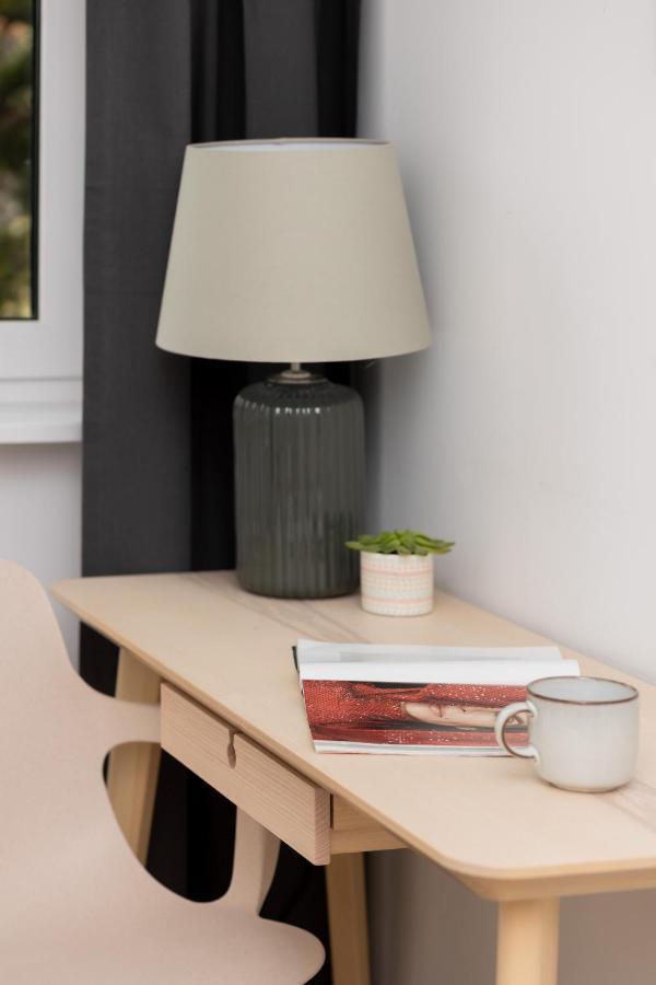 Metro Bemowo By Renters Apartamento