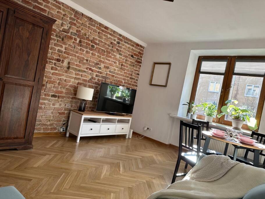 Apartment Stary Mokotow, Z Ogrodkiem