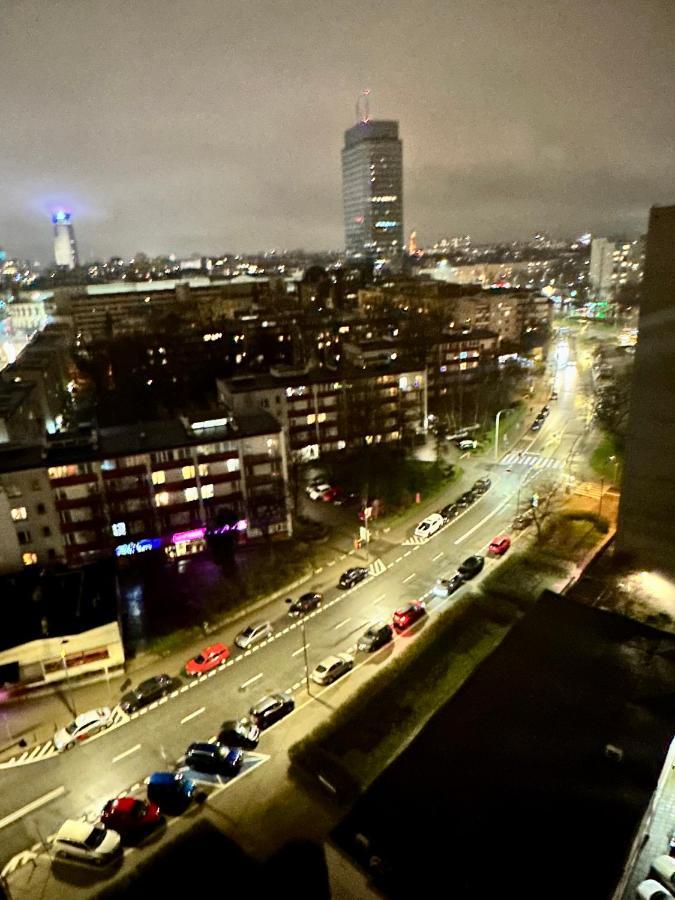 Metro Wifi 1gbs 75'tv Netflix Hbo Apartament *