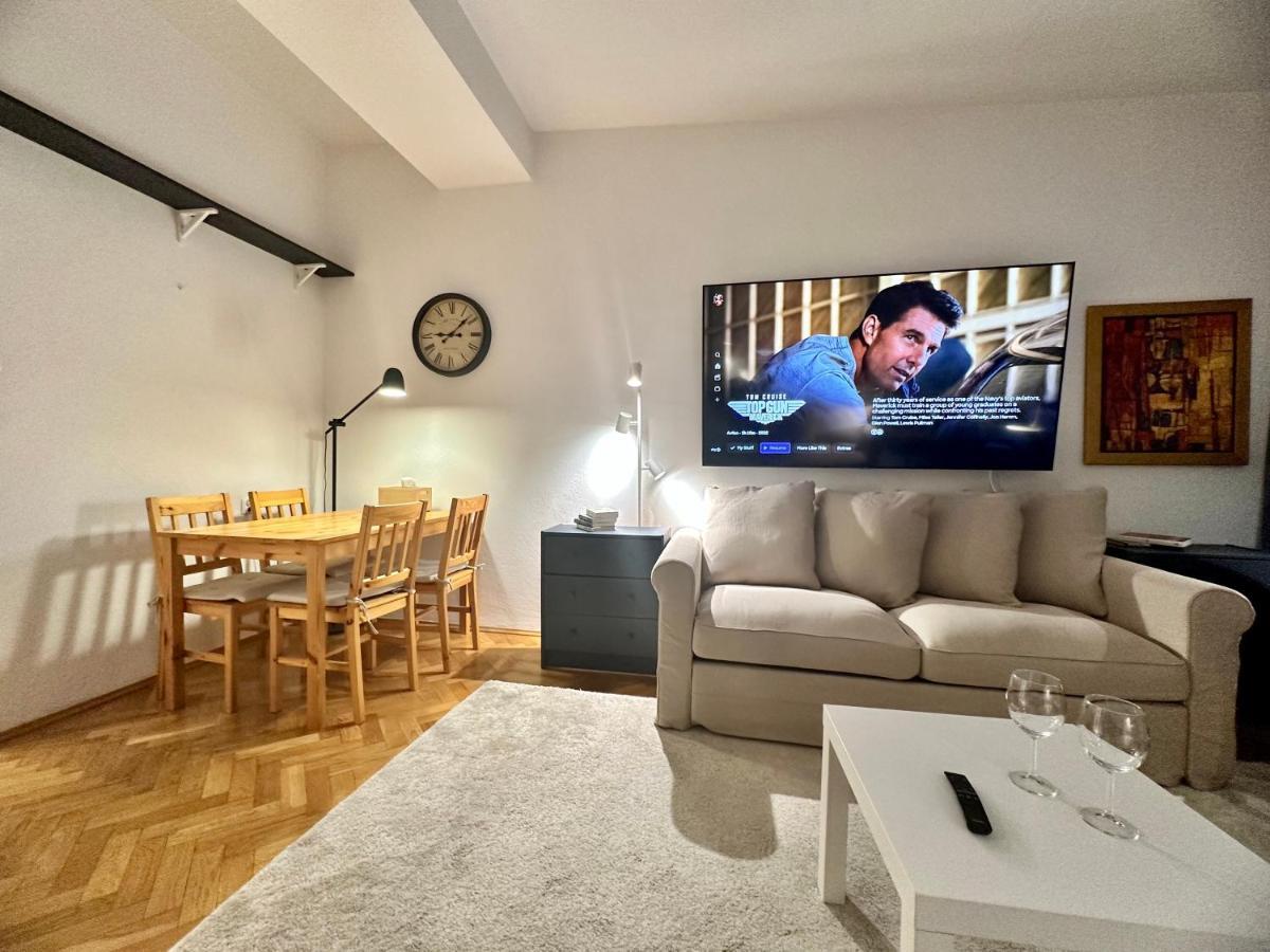 Metro Wifi 1gbs 75'tv Netflix Hbo Apartament Warszawa