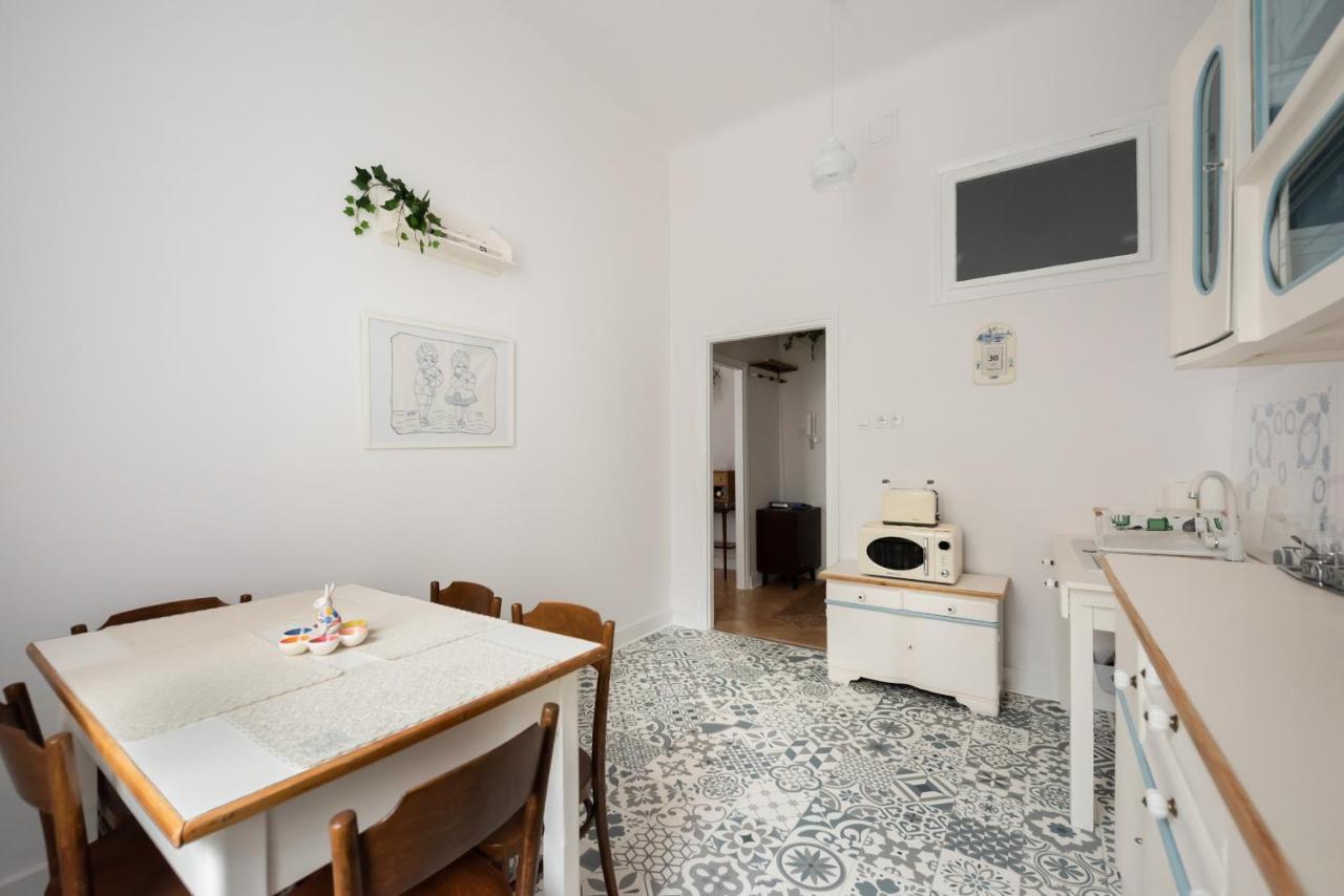 Wilcza Modern Prl Apartament Warszawa