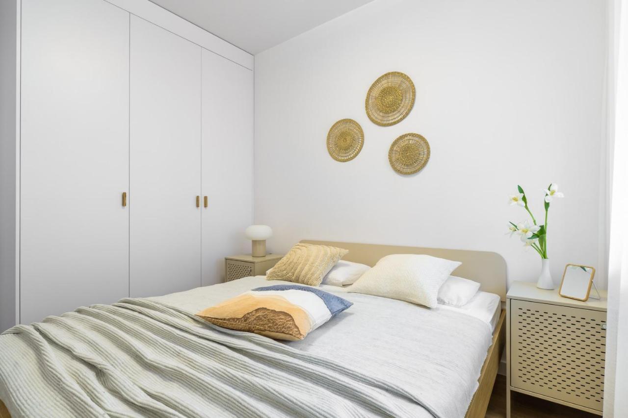 Modern Near The Chopin Airport Apartment Warsaw