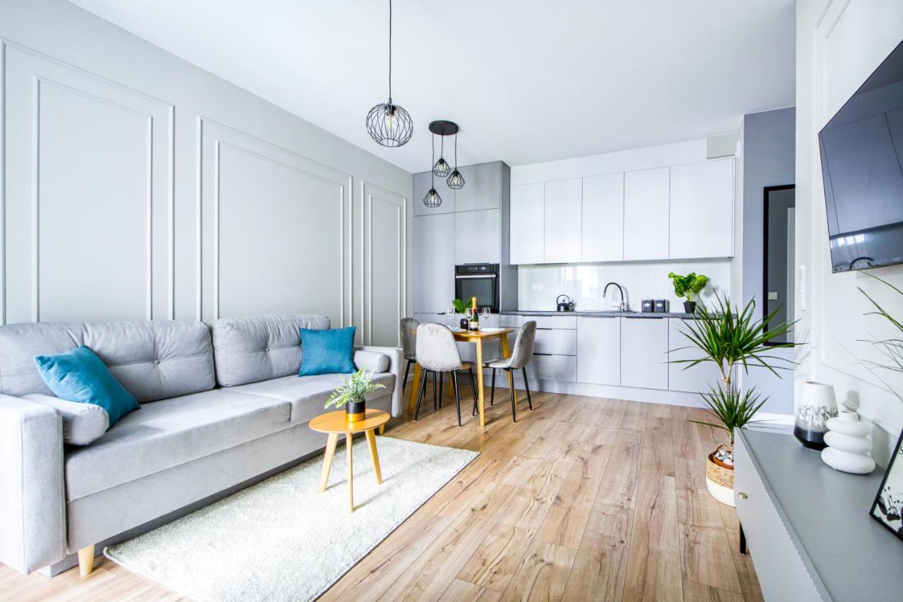 Inside Airport & Business Premium Apartment Warsaw