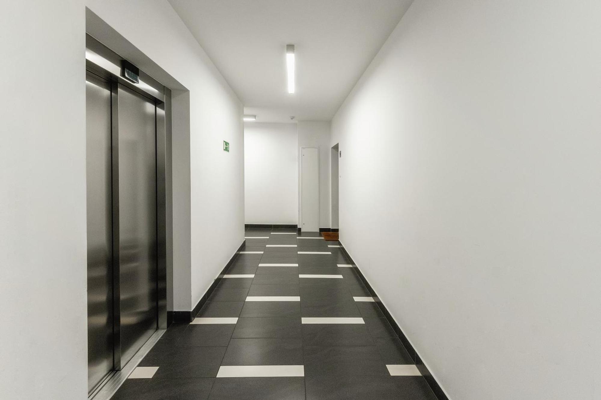 Jana Kazimierza 47 - 2 Sypialnie, 70m2, Balkon, Parking, Wi-fi Apartment Warsaw