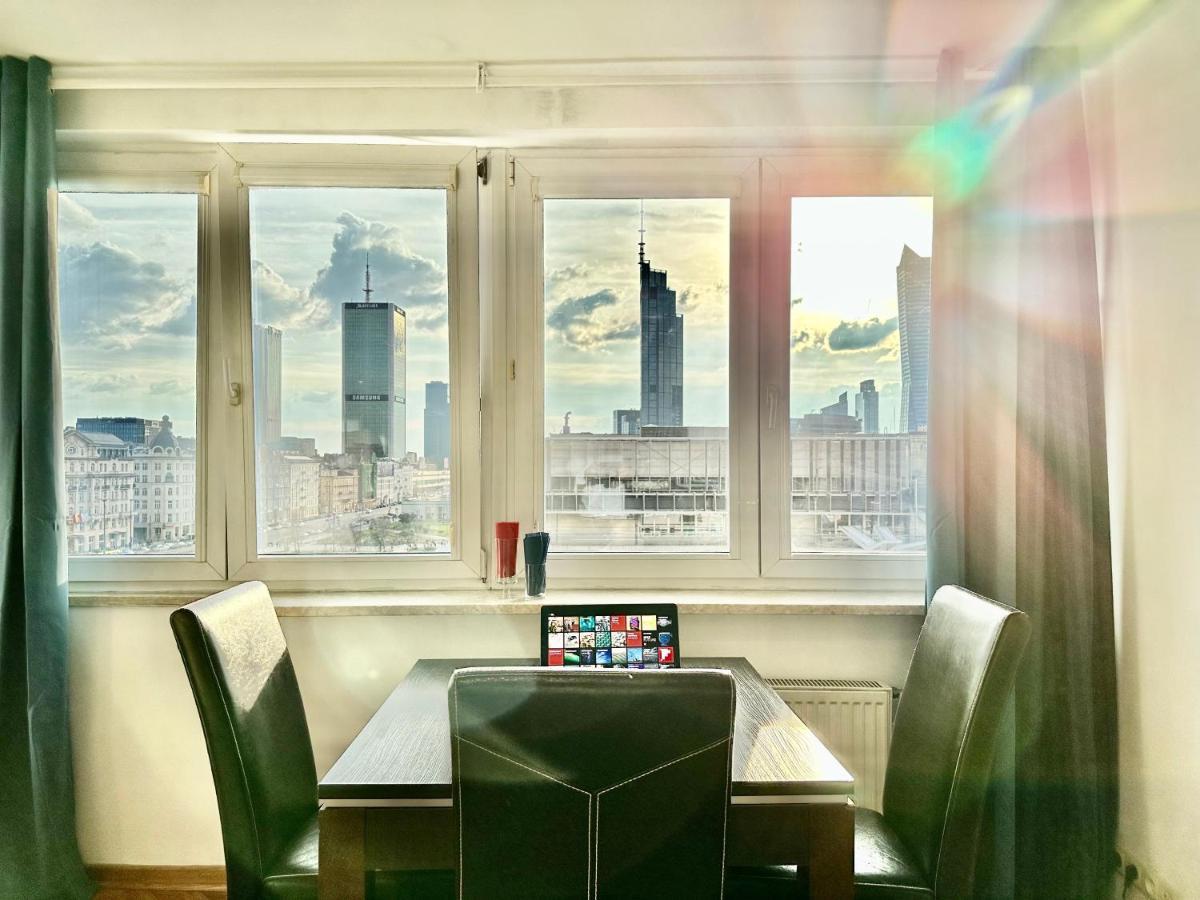View Metro Wifi 1gb 80'tv Netflix Disney+ Hbo * Warsaw