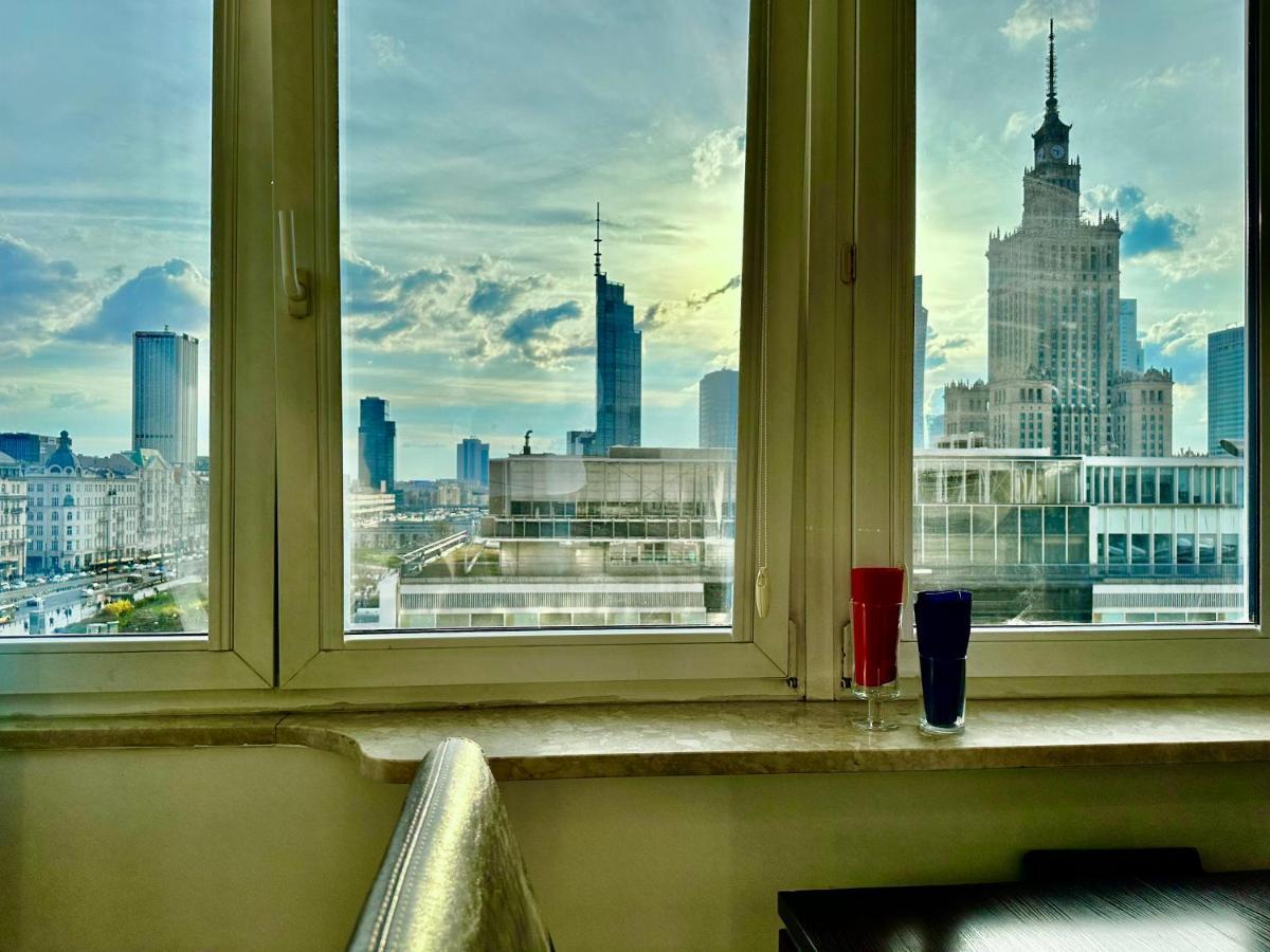 View Metro Wifi 1gb 80'tv Netflix Disney+ Hbo Warsaw