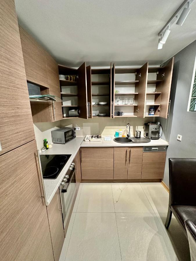 View Metro Wifi 1gb 80'tv Netflix Disney+ Hbo Apartment
