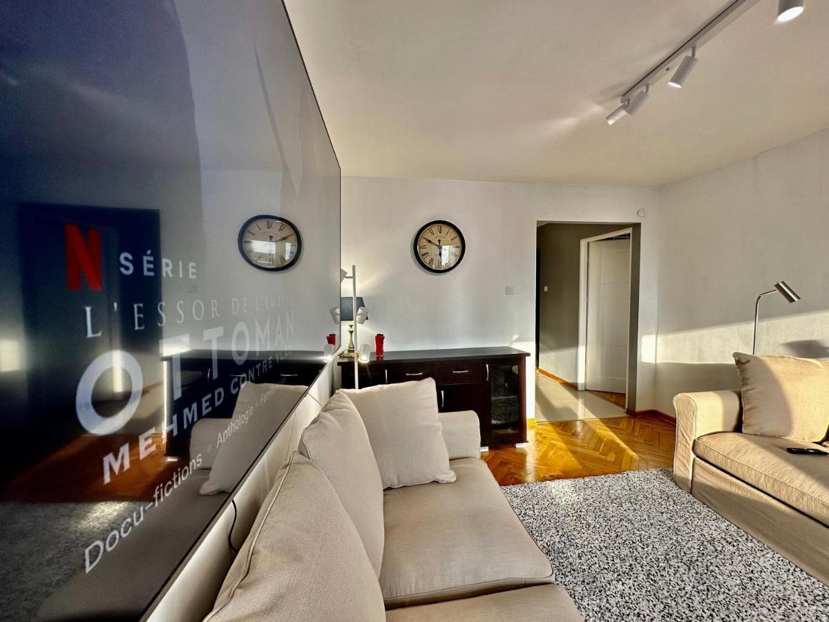 View Metro Wifi 1gb 80'tv Netflix Disney+ Hbo Apartment