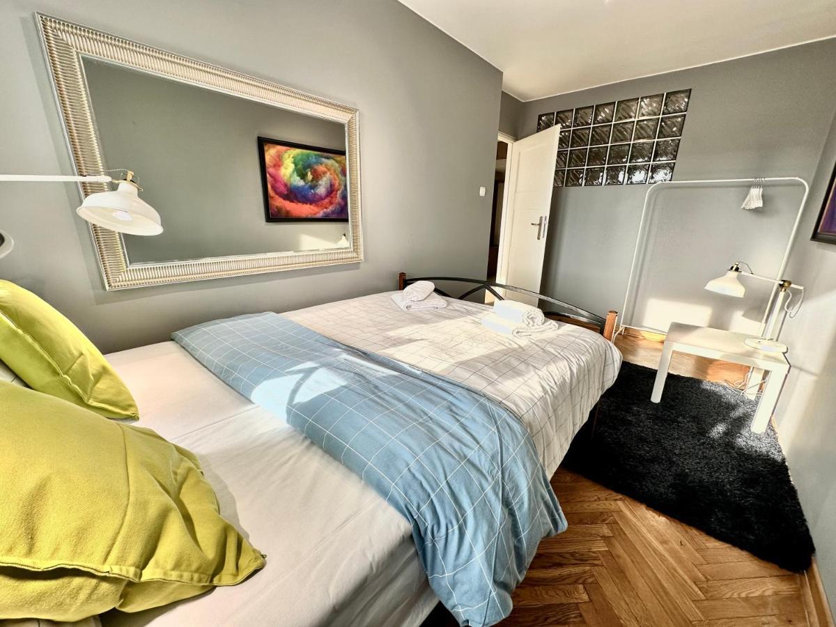 View Metro Wifi 1gb 80'tv Netflix Disney+ Hbo Apartment