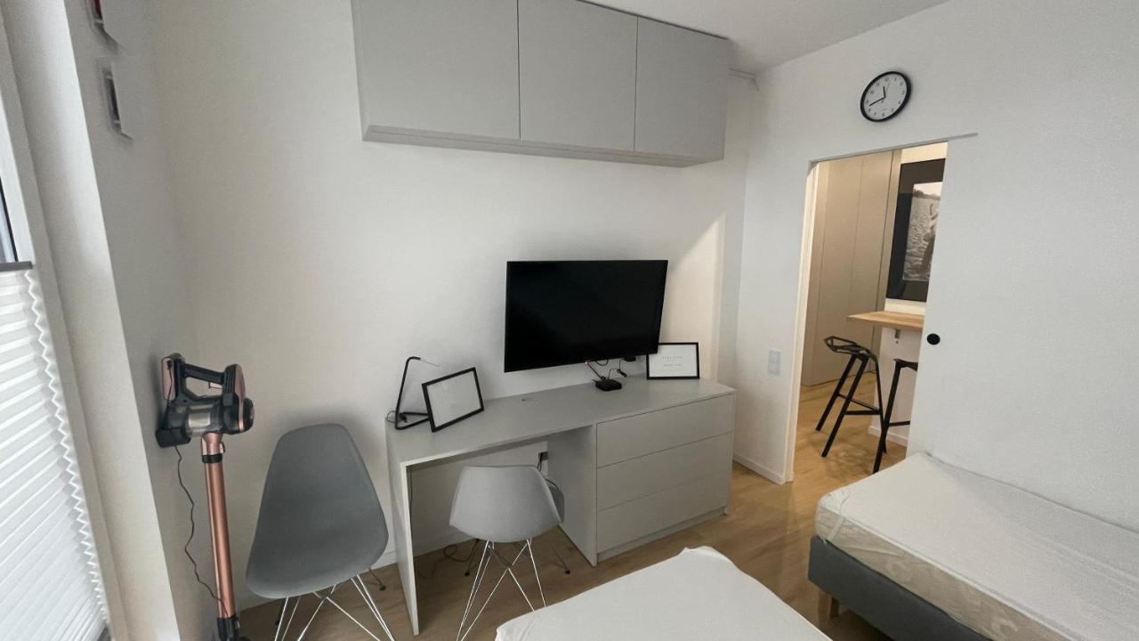 4 Bed 2 Warszawa