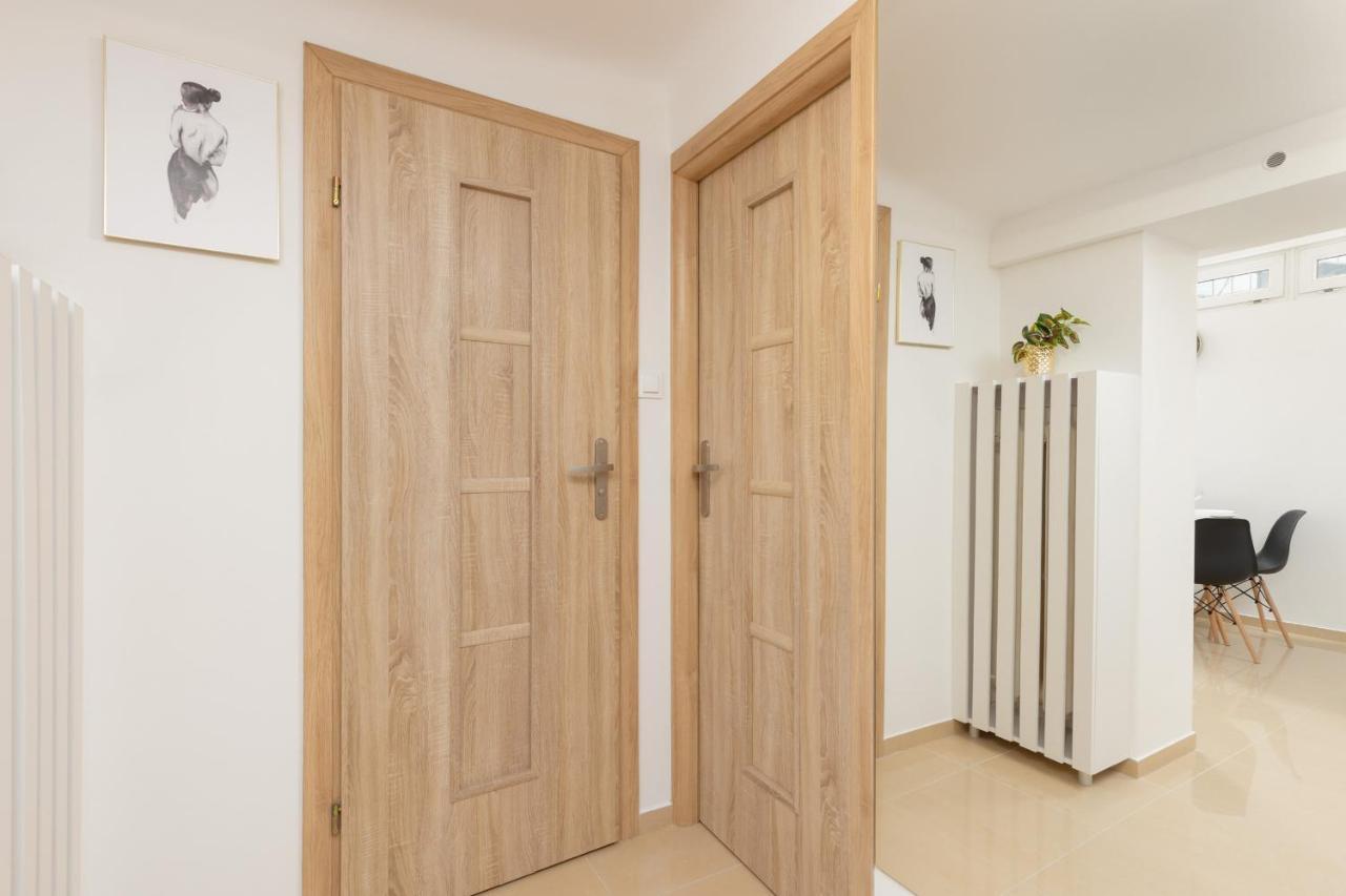 Apartment Cozy In The City Center Mazowiecka By Renters Warschau
