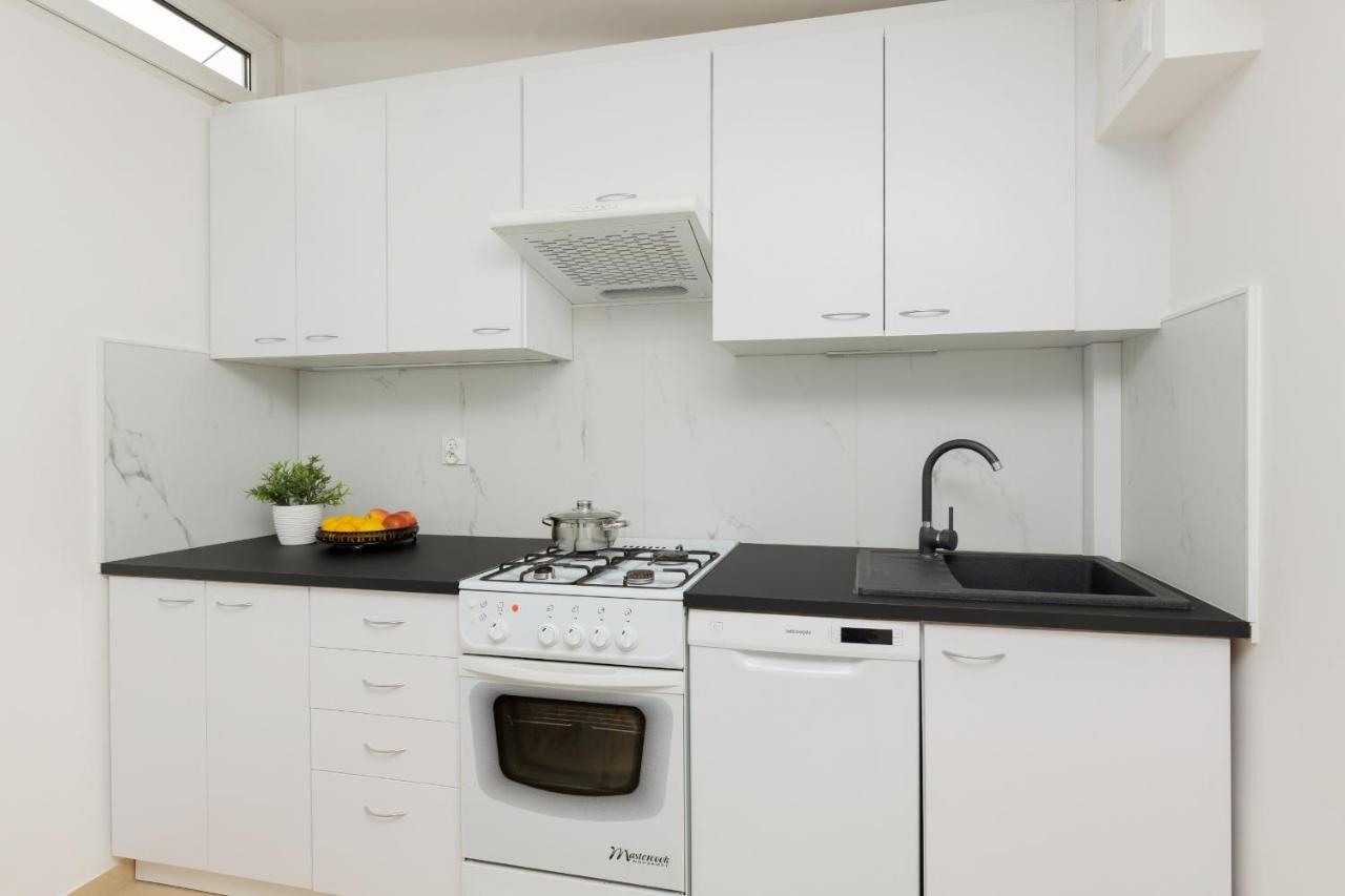 Cozy In The City Center Mazowiecka By Renters Warschau