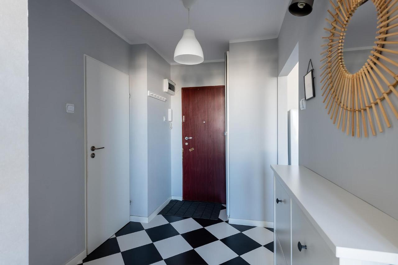 Maklakiewicza 17 - 700m Od Szpitala Mswia - 4km Do Lotniska Chopina - Maly Balkon - Piekny Widok Na Centrum Warszawy *