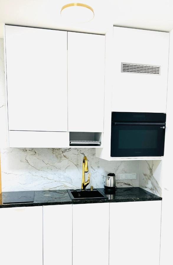 Luxury Iris Apartment Warsaw