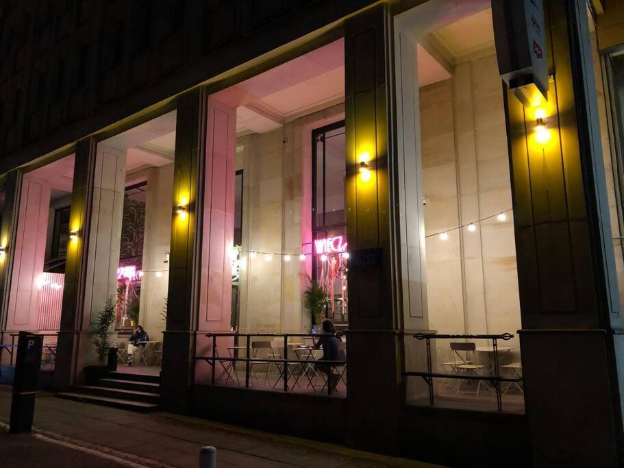 Central - Great Location- Studio Apartment- - Zurawia Warsaw
