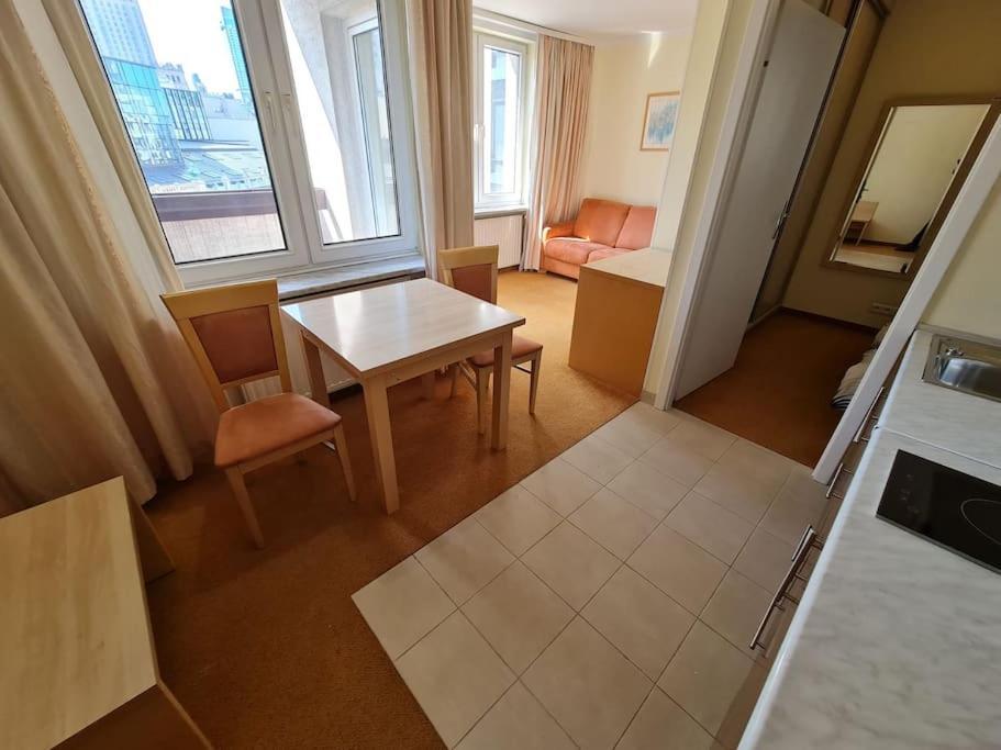 10q - Z6 605 Apartment