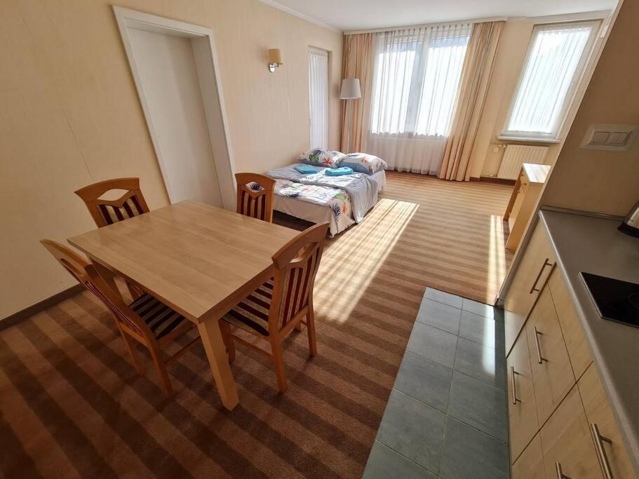 10q - Z6 501 Apartment *