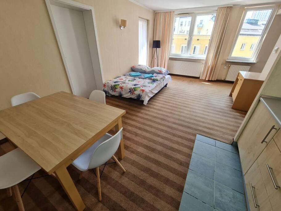 10q - Z6 401 Apartment