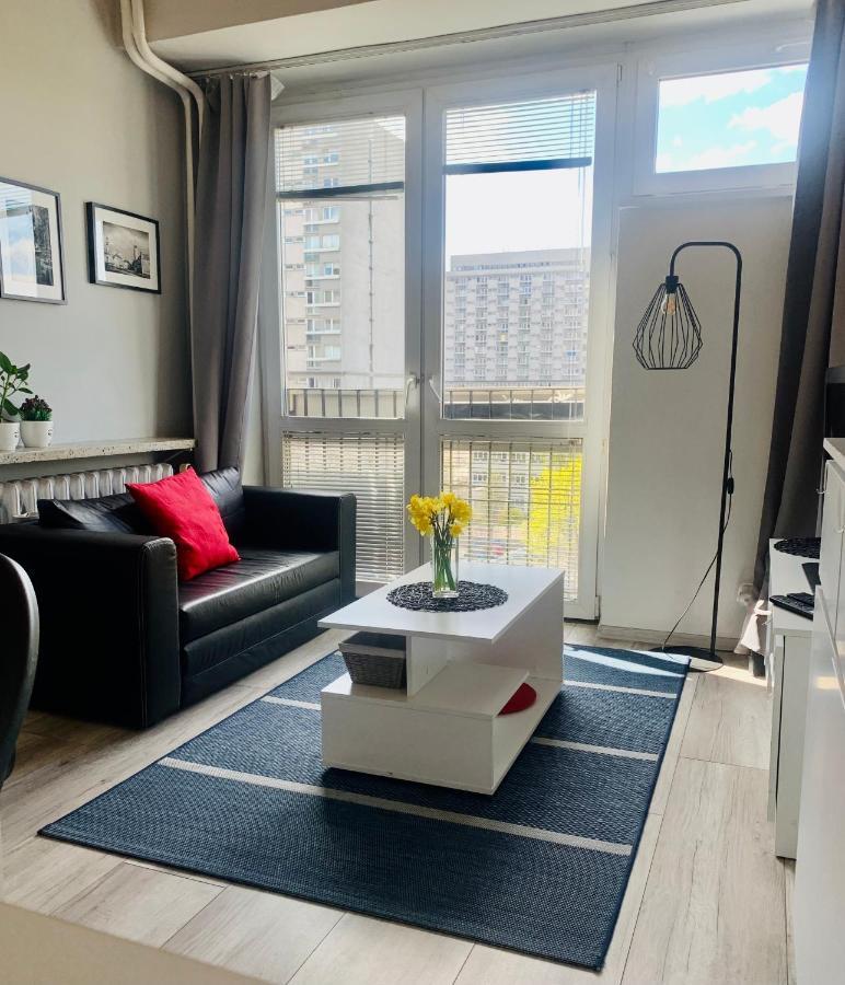 6th Floor Modern With French Balcony And Views Apartament *