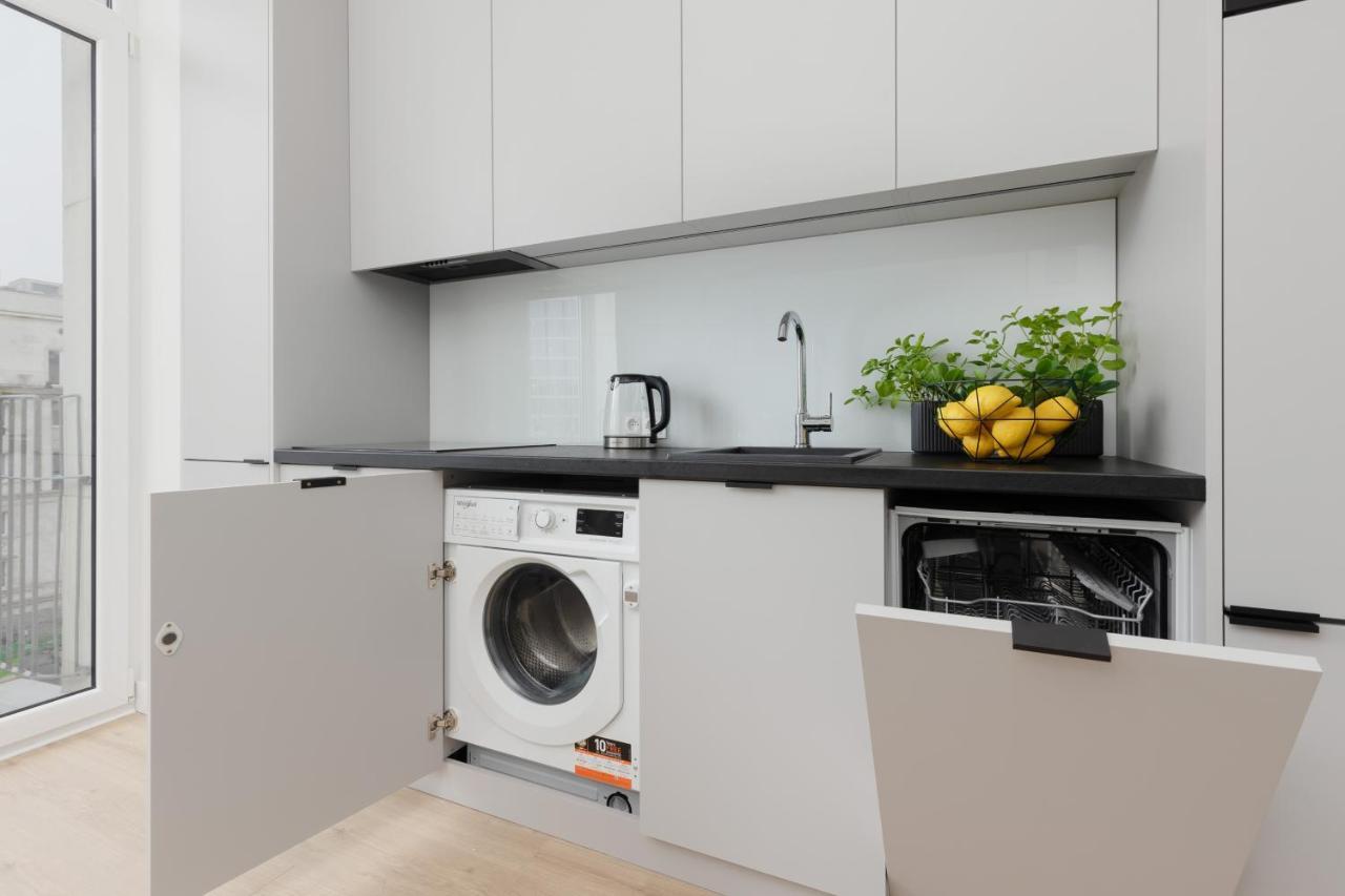Spacious With Panoramic View Of By Renters Apartment Warsaw