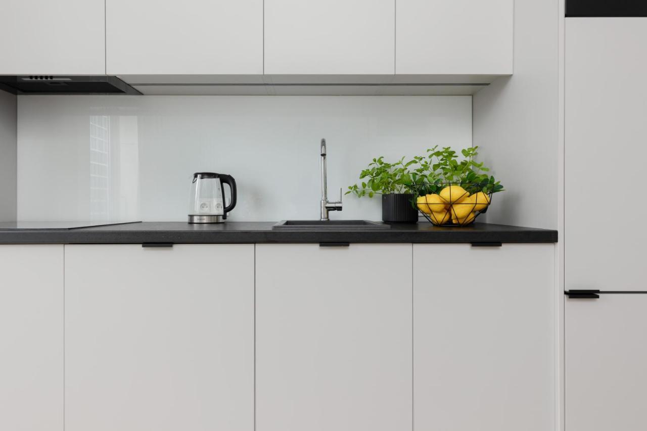 Spacious With Panoramic View Of By Renters Apartment Warsaw
