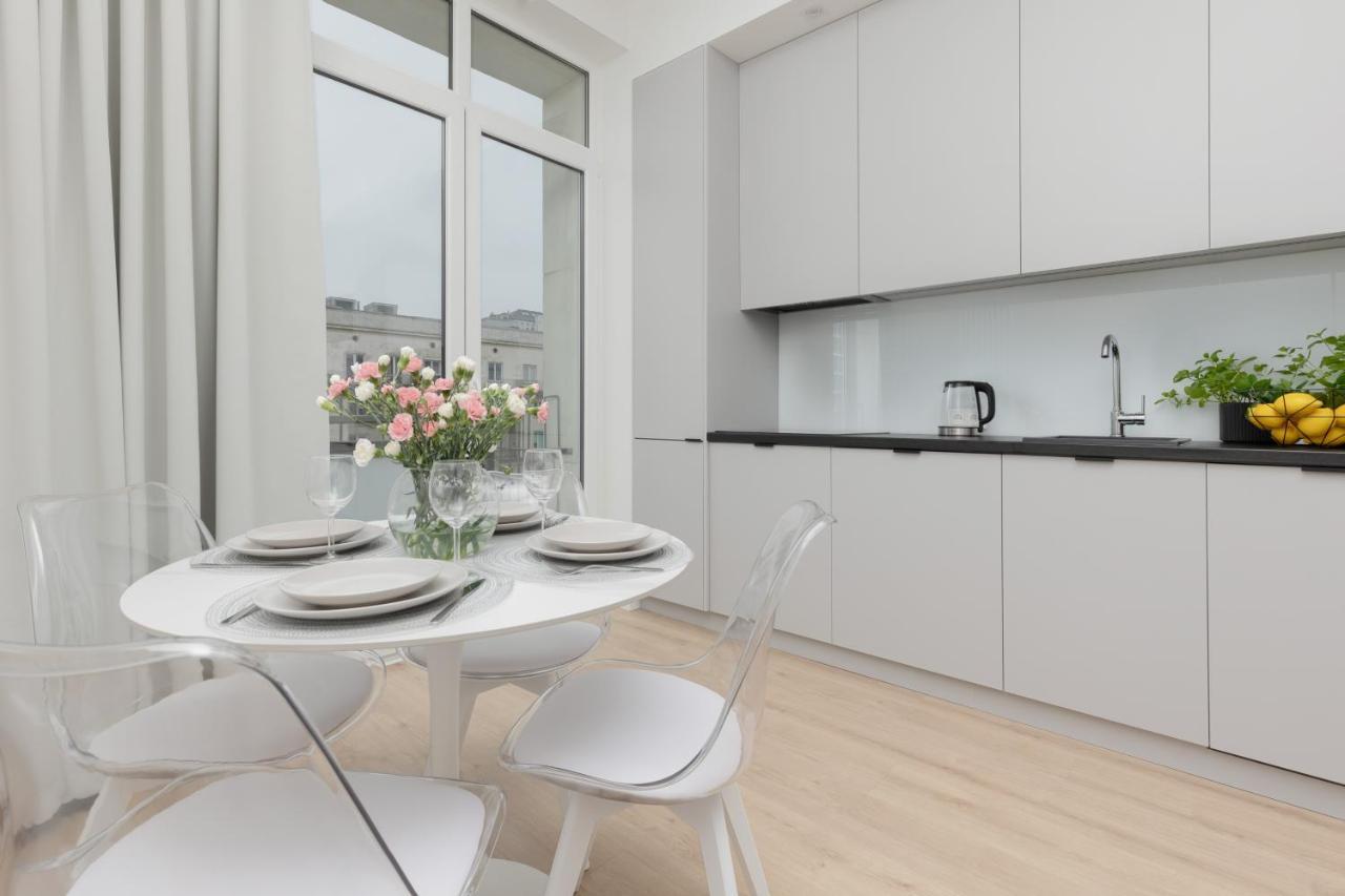 Spacious With Panoramic View Of By Renters Apartment Warsaw