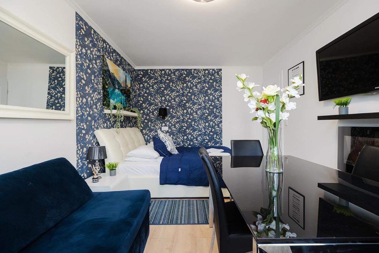 Unitapartaments Short Rent In By Metro Station Rondo Onz With 3bedrooms 23 * Warszawa