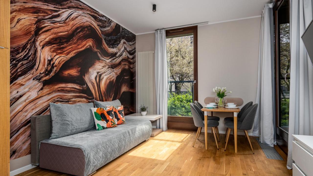 Sun & Snow 19 Dzielnica With Free Parking Apartment Warsaw