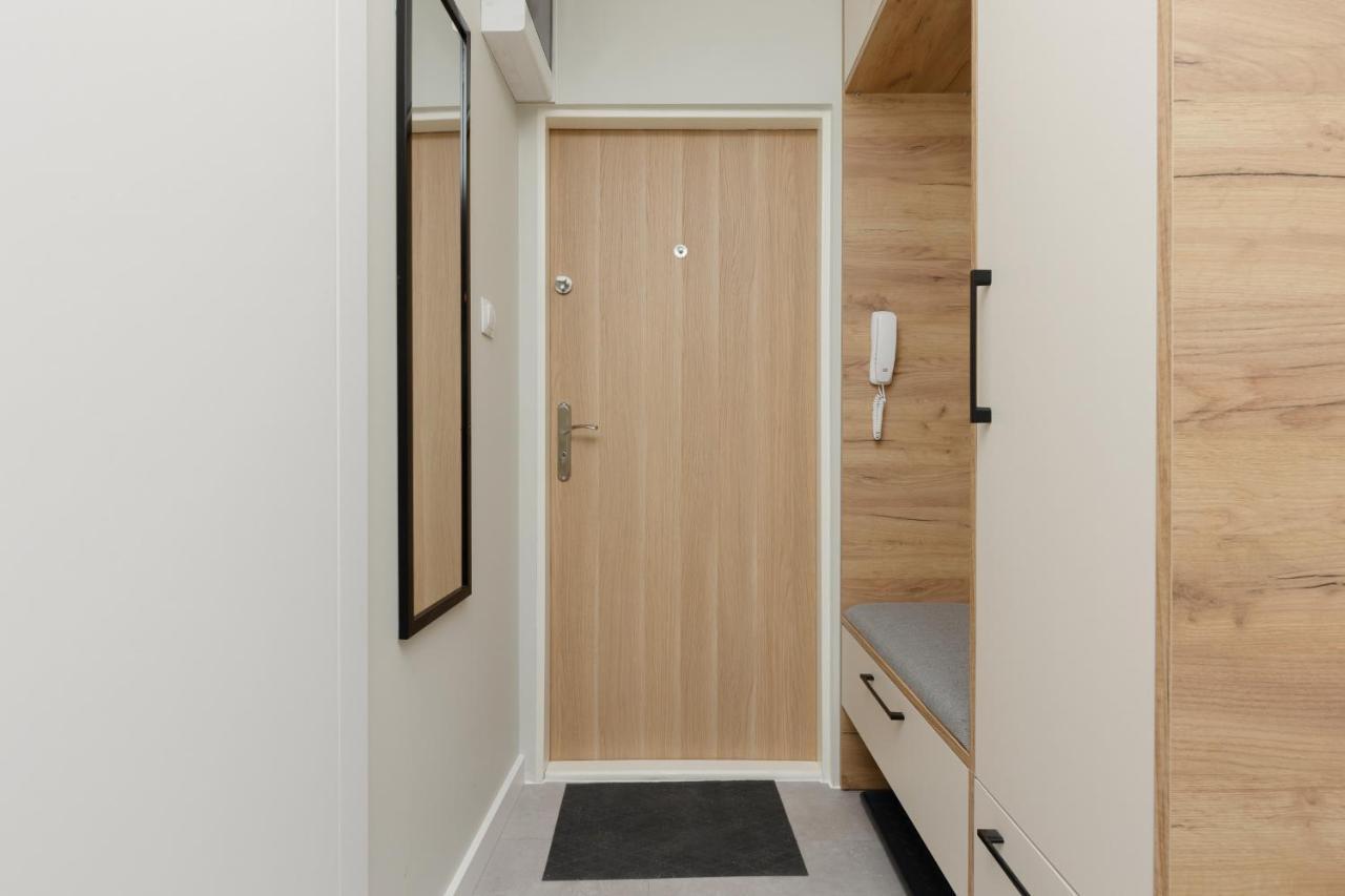 Aleja Jana Pawla Ii By Renters Apartment
