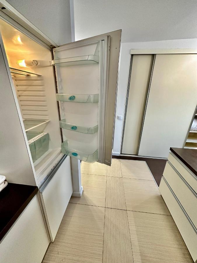 Metro X2 Fast Wifi 400 Mbs 70'tv Netflix Hbo Max Appletv+ Disney+ Apartament Warszawa