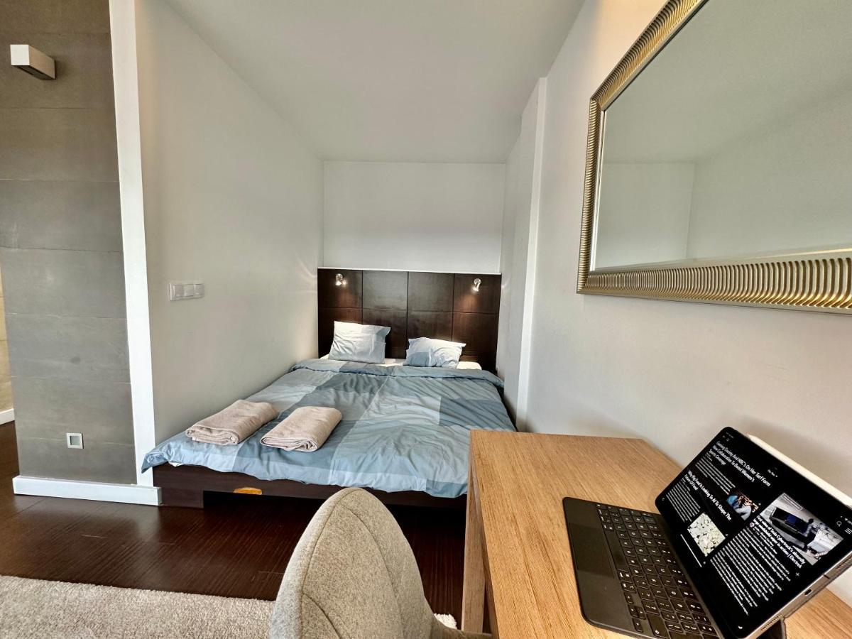 Metro X2 Fast Wifi 400 Mbs 70'tv Netflix Hbo Max Appletv+ Disney+ Apartament Warszawa