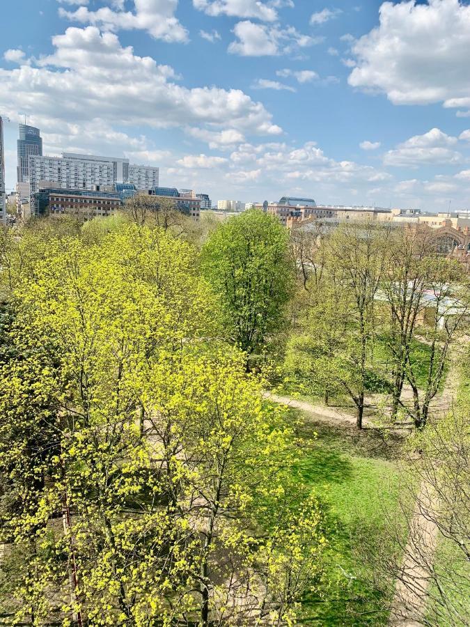 6th Floor Modern With French Balcony And Views * Warszawa