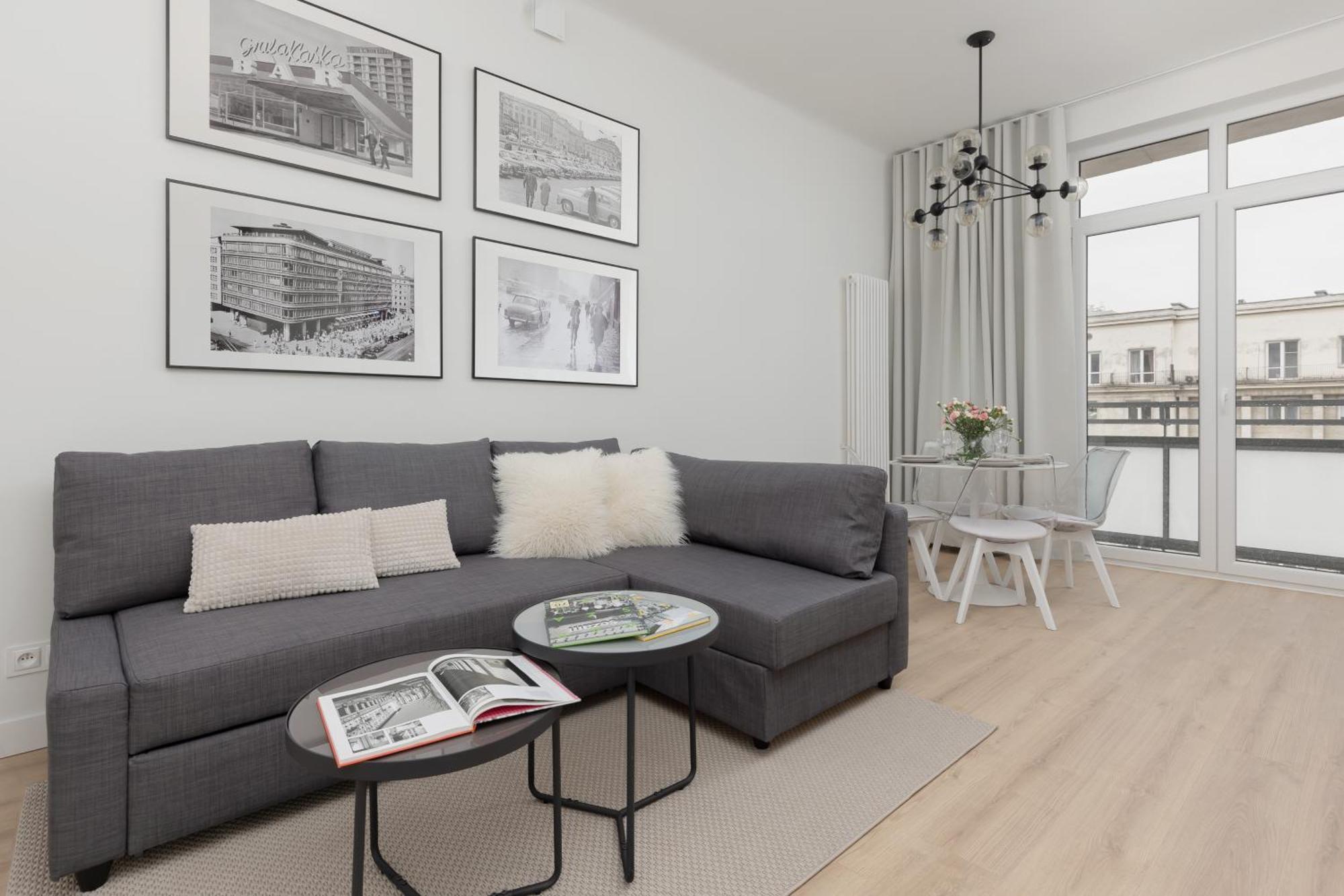 Spacious With Panoramic View Of By Renters